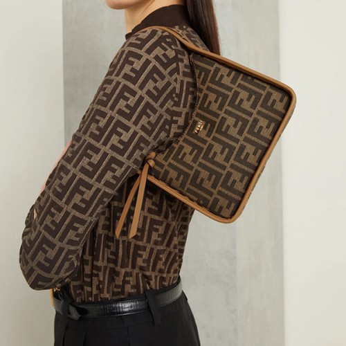 펜디 25SS 금장 로고 미니 펜데센스 토트백 브라운