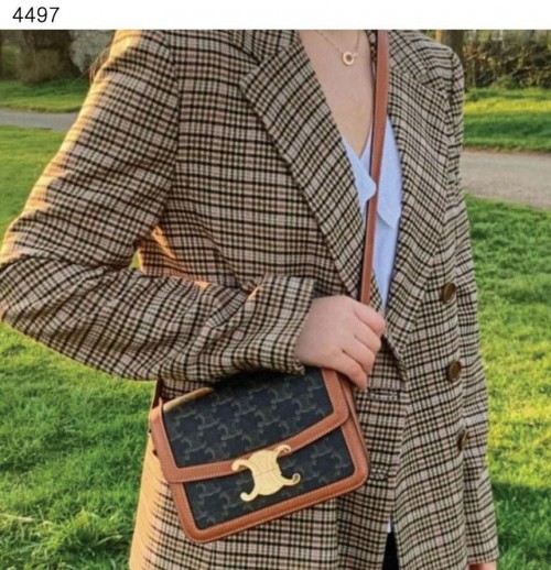 셀린느 클래식 트리옹프  트리옹프 캔버스 카프스킨 탄