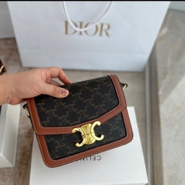 셀린느 클래식 트리옹프  트리옹프 캔버스 카프스킨 탄