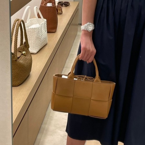 보테가 베네타 여성 미니 아르코 토트