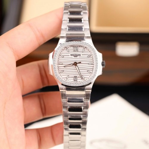 파텍필립 노틸러스 - Patek Philippe Nautilus 7118  White Dial Automatic Movement 35.2mm