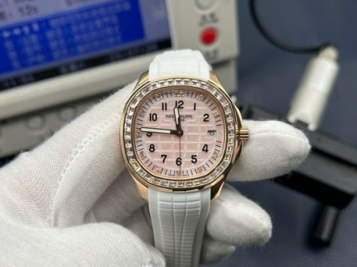 파텍필립 아쿠아넛 - Patek Philippe Aquanaut 5268R White Rubber Strap Automatic Movement 38.8mm