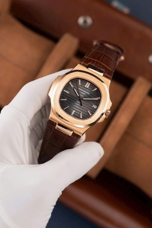 파텍필립 노틸러스 - Patek Philippe Nautilus 5711R Gray Dial Leather Strap 40mm