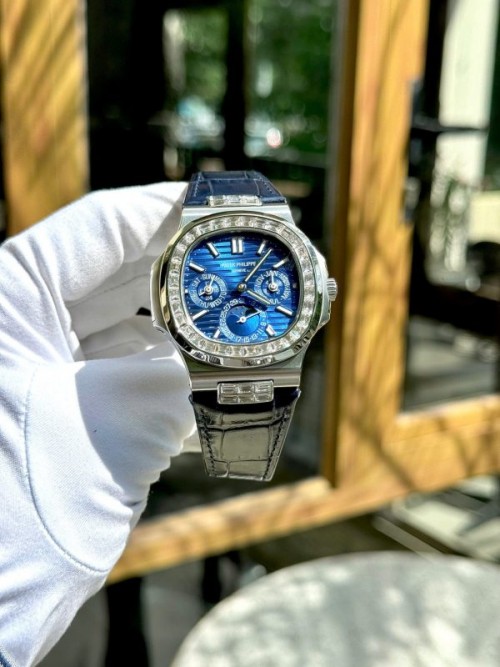 파텍필립 노틸러스 - Patek Philippe Nautilus 5740G Blue Dial Leather Strap 40mm