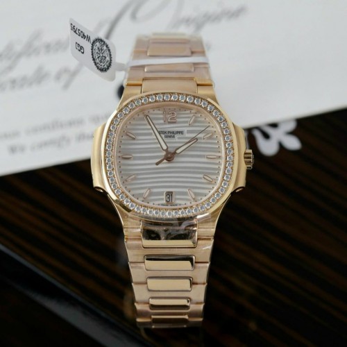 파텍필립 노틸러스 - Patek Philippe Women White Dial Nautilus 7118 Gold Wrapped + Moissanite Diamonds 3K 35.2mm