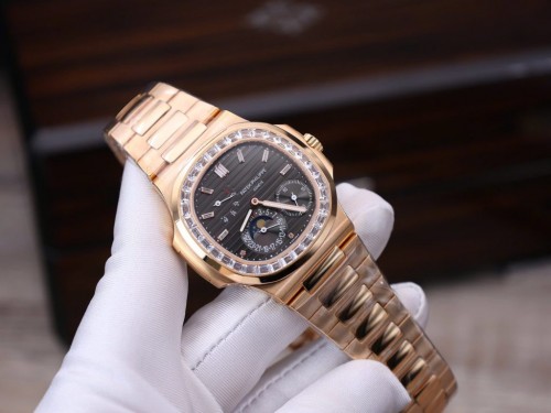 파텍필립 노틸러스 - Patek Philippe Nautilus 5724R Gold Wrapped 40mm
