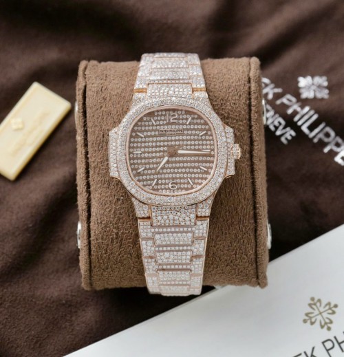 파텍필립 노틸러스 - Patek Philippe Nautilus 7118 Gold Wrapped + Moissanite Diamonds 35.2mm
