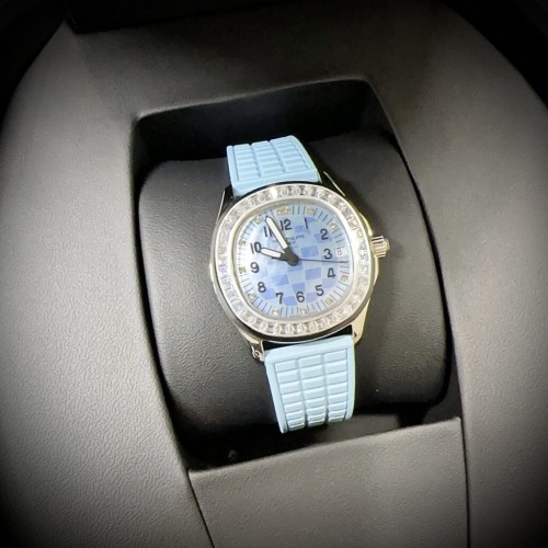 파텍필립 아쿠아넛 - Patek Philippe Aquanaut 5072R Blue Diamond 35.6mm