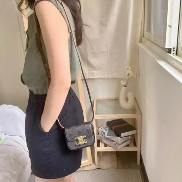셀린느 트리옹프 미니 클로드