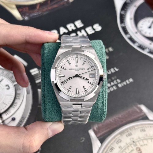 바쉐론 콘스탄틴 오버시즈 - Vacheron Constantin Overseas 4500V Silver Dial 41mm