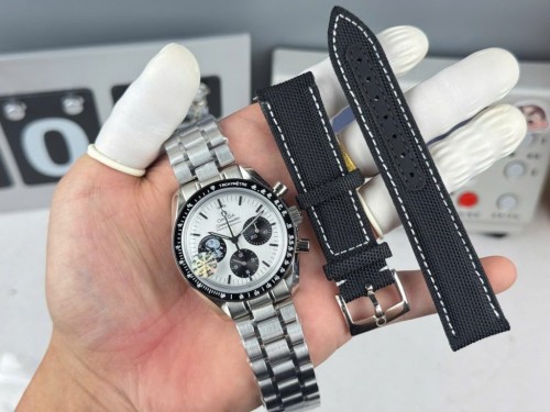 오메가 스피드 마스터 - Omega Speedmaster Silver Snoopy Award White Dial Bezel Black 42mm