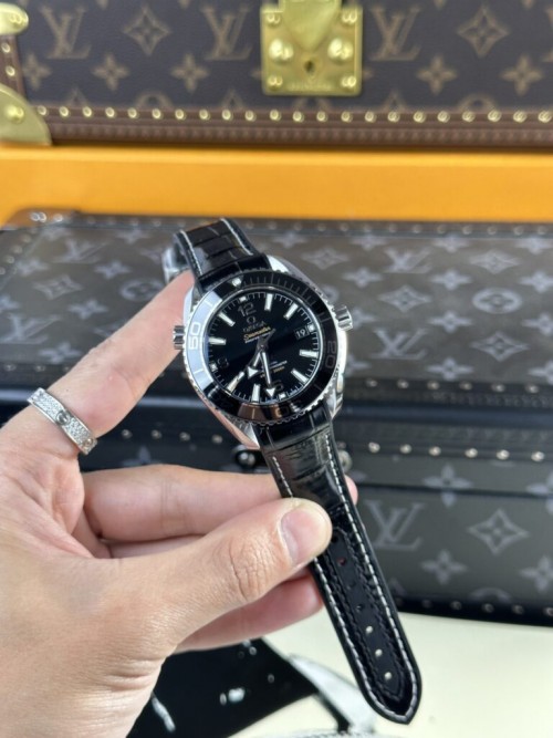 오메가 씨마스터 플래닛 오션 -Omega Seamaster Planet Ocean Black Dial 39.5mm