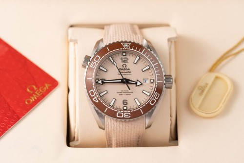 오메가 씨마스터 플래닛 오션 -Omega Planet Ocean 600M Dial Light Pink 43.5mm