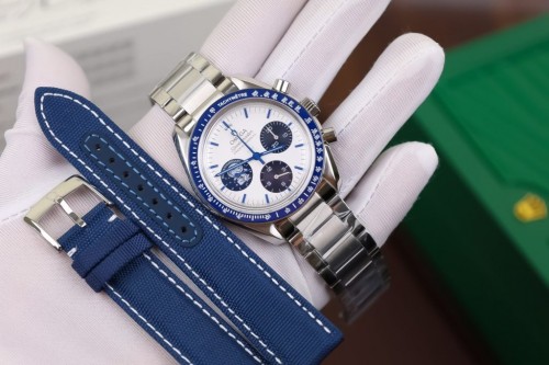 오메가 스피드 마스터 - Omega Speedmaster Snoopy Avard Chronograph 42mm