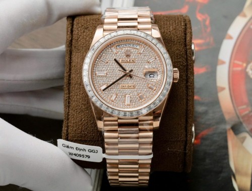 로렉스 데이데이트 - Rolex Day-Date Gold Wrapped + Moissanite Baguette Diamonds 40mm