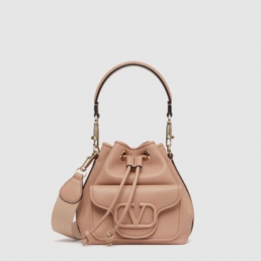 발렌티노 여성 로코 가죽 버킷백 