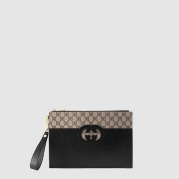 구찌 남성 컷아웃 인터로킹 G 클러치 