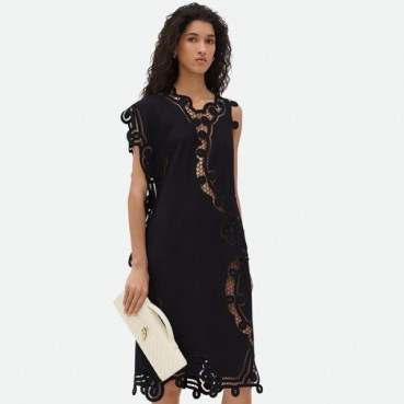 보테가 베네타 여성 화이트 클러치 