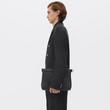 보테가베네타 남성 블랙 클러치 