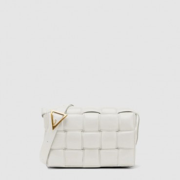 보테가 베네타 남/녀 패디드 카세트 