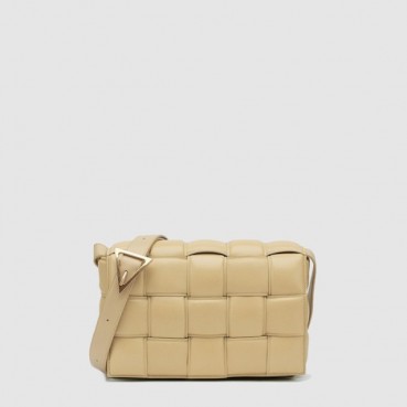 보테가 베네타 남/녀 패디드 카세트 