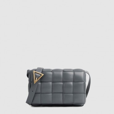 보테가 베네타 남/녀 패디드 카세트 