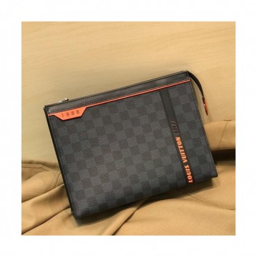 Louis Vuitton 2019 Pochette Voyage Clutch Bag,26cm 