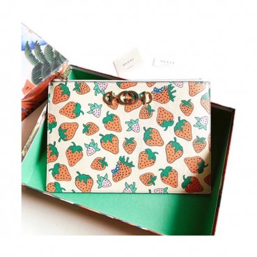 Gucci 2019 Zumi Strawberry Print Clutch Bag ,30CM 