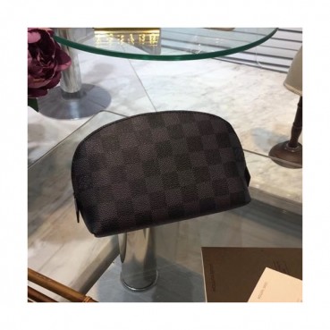 Louis Vuitton Monogram Pouch ,17cm 