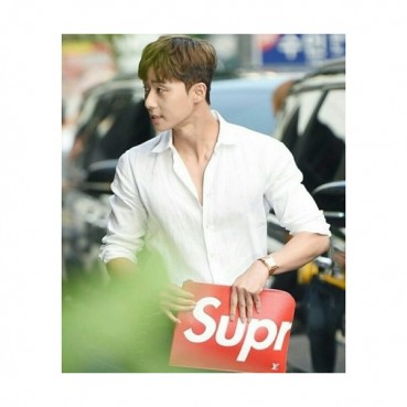 Louis Vuitton + Supreme 2017 Man clutch Bag,24cm ,34cm