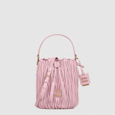 미우미우 여성 마테라쎄 버킷백 - Miumiu Womens Matelasse Bucket Bag 