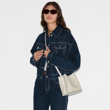 구찌 여성 GG 엠블럼 스몰 버킷백 - Gucci Womens GG Emblem Small Bucket Bag 