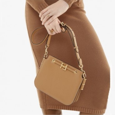 펜디 여성 카멜 터치 숄더백 - Fendi Womens Touch Bag 