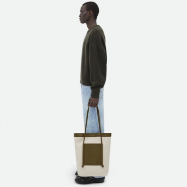 보테가베네타 남성 카키 숄더백 - Bottega Veneta Mens White Shoulder Bag 
