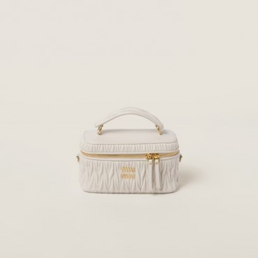 미우미우 여성 마테라쎄 나파 가죽 숄더백 화이트 - Miumiu Womens White Shoulder Bag 