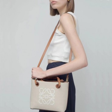 로에베 여성 베이지 숄더백 - Loewe Womens Beige Shoulder Bag 