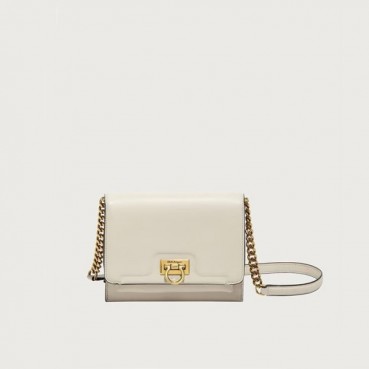 페라가모 여성 트리폴리오 플랩 숄더백 - Ferragamo Womens Trifolio Flap Bag 