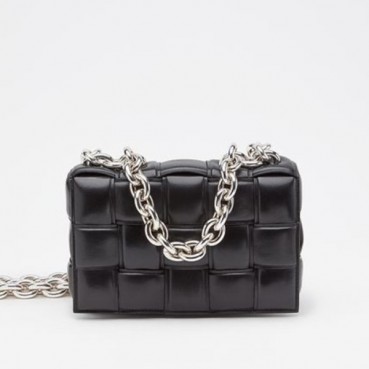 보테가베네타 여성용 블랙 카세트백 - Womens Black Cassette Bag 