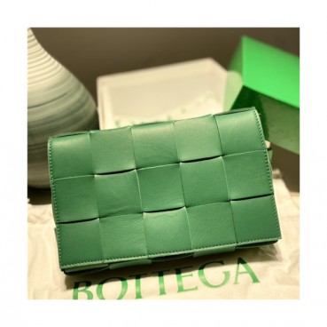 [보테가베네타]Bottega Veneta 2021 Women's Leather Shoulder Bag,23cm,BVB0662 - 보테가베네타 2021 여성용 레더 숄더백,23cm,그린