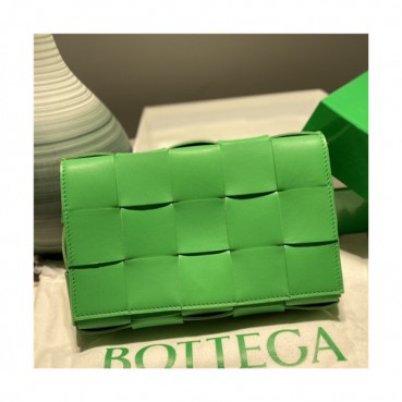 [보테가베네타]Bottega Veneta 2021 Women's Leather Shoulder Bag,23cm,BVB0659 - 보테가베네타 2021 여성용 레더 숄더백,23cm,그린