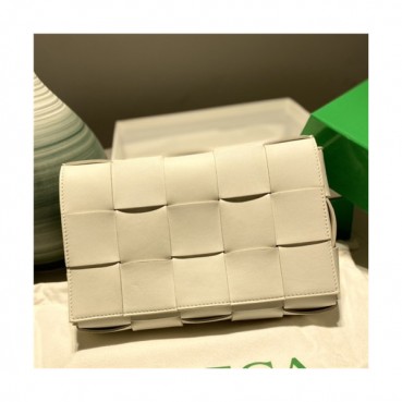 [보테가베네타]Bottega Veneta 2021 Women's Leather Shoulder Bag,23cm,BVB0658 - 보테가베네타 2021 여성용 레더 숄더백,23cm,화이트