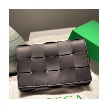 [보테가베네타]Bottega Veneta 2021 Women's Leather Shoulder Bag,23cm,BVB0655 - 보테가베네타 2021 여성용 레더 숄더백,23cm,블랙