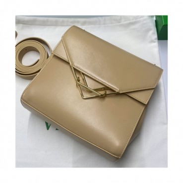 [보테가 베네타]Bottega Veneta 2021 The Clip Shoulder Bag,23cm - 보테가베네타 2021 더클립 숄더백,23cm,BVB0610,베이지