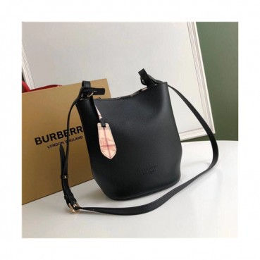 [버버리]Burberry 2021 Women's Leather Bucket Shoulder Bag,18.5cm - 버버리 2021 여성용 레더 버킷 숄더백,18.5cm,BURB0535,블랙