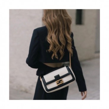 Fendi 2020 Women's Leather Chain Shoulder Bag,27cm - 펜디 2020 여성용 레더 체인 숄더백,27cm,FENB0623,화이트