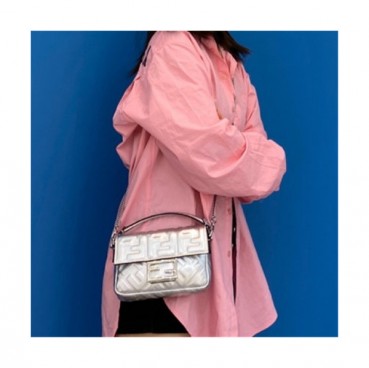 [펜디] Fendi 2020 Women's Leather Shoulder Bag, 19cm - 펜디 2020 여서용 레더 숄더백,19cm, FENB0606,실버