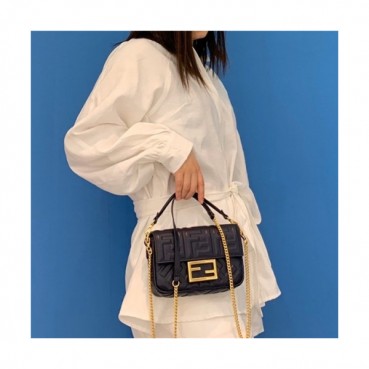 [펜디] Fendi 2020 Women's Leather Shoulder Bag, 19cm - 펜디 2020 여서용 레더 숄더백,19cm, FENB0602,네이비