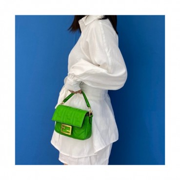 [펜디] Fendi 2020 Women's Leather Shoulder Bag, 19cm - 펜디 2020 여서용 레더 숄더백,19cm, FENB0598,그린