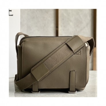 [로에베] Loevve 2020 Men's Military Messenger Shoulder Bag, 24.5cm - 로에베 2020 남성용 밀리터리 메신저 숄더백, 24.5cm  LOEB0451, 카키