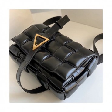 Bottega Veneta 2020 Padded Cassette Bag/Shoulder Bag,25cm  -  보테가 베네타 2020 패드 카세트 백  / 숄더백,BVB0584,25cm,블랙
